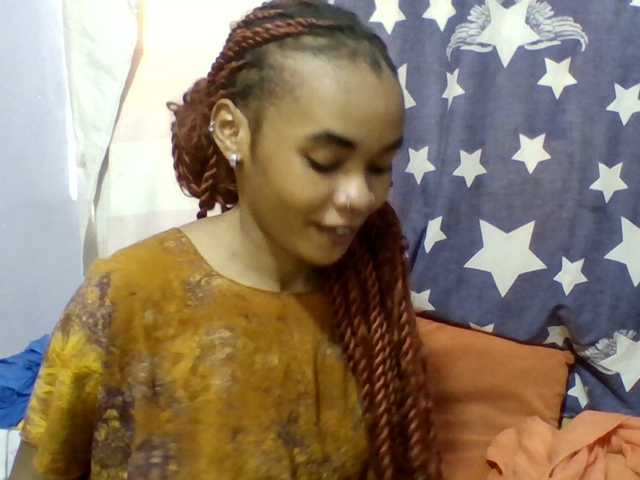 Prettie-brownskin live cam on BongaCams