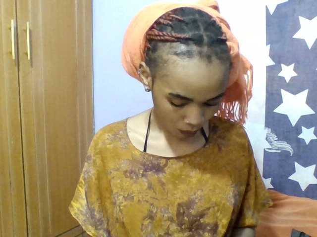 Prettie-brownskin live cam on BongaCams