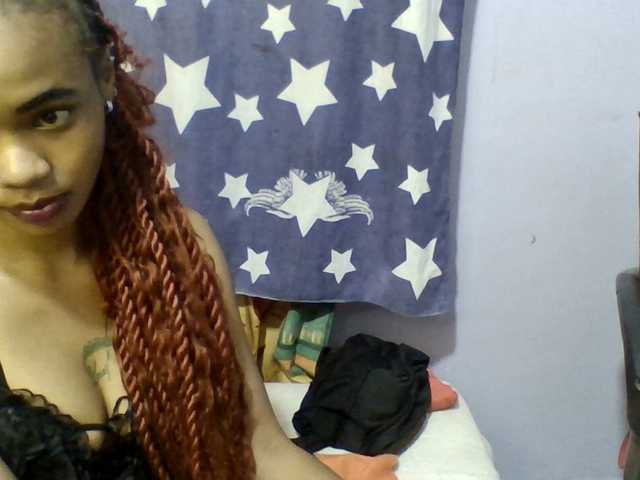 Prettie-brownskin live cam on BongaCams