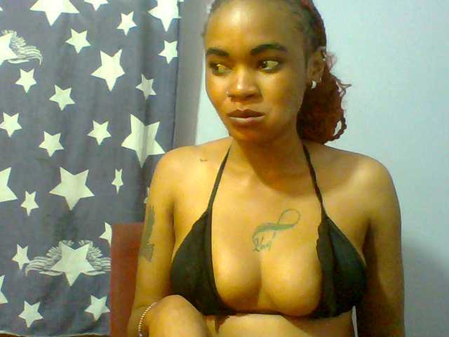 Prettie-brownskin live cam on BongaCams