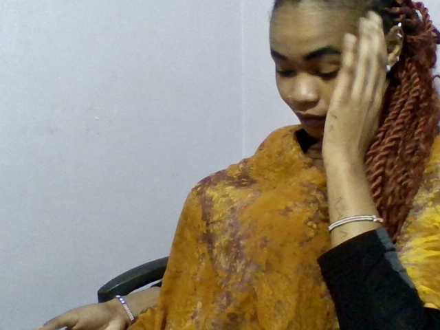 Prettie-brownskin live cam on BongaCams