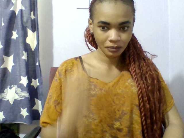 Prettie-brownskin live cam on BongaCams