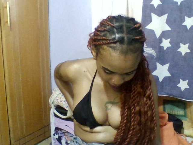 Prettie-brownskin live cam on BongaCams