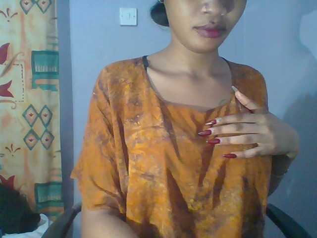 Prettie-brownskin live cam on BongaCams