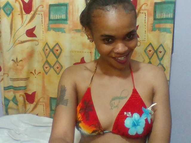 Prettie-brownskin live cam on BongaCams