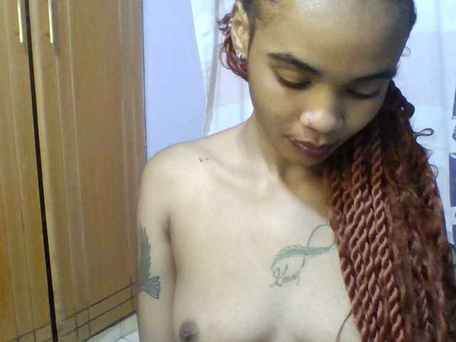 Prettie-brownskin live webcam show