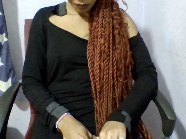 Prettie-brownskin live webcam show