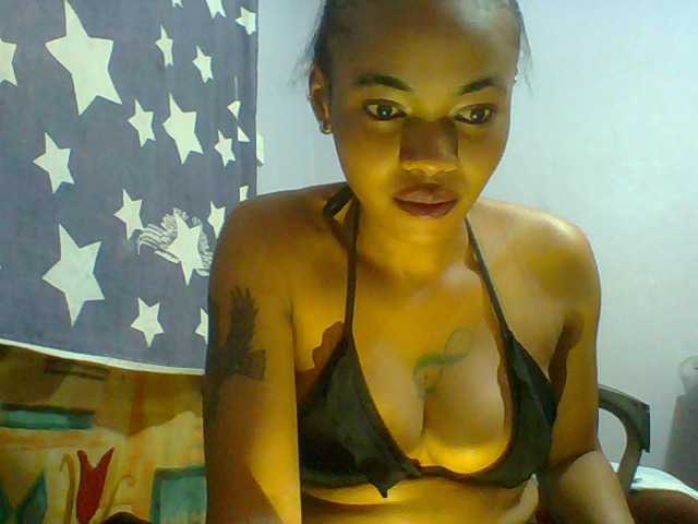 Prettie-brownskin live cam on BongaCams