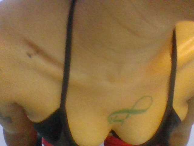 Prettie-brownskin live cam on BongaCams