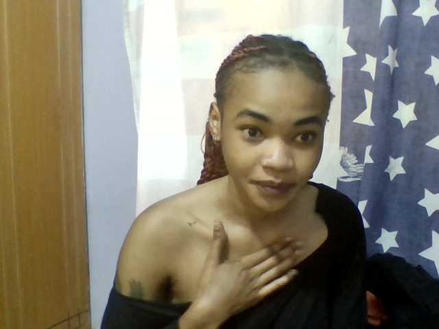 Prettie-brownskin Live Cam on BongaCams