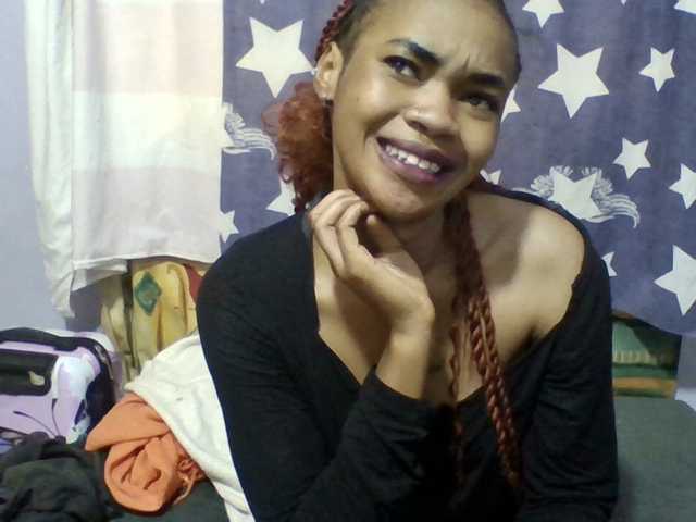 Prettie-brownskin live cam on BongaCams