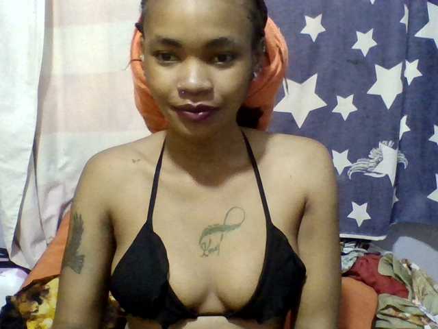 Prettie-brownskin live cam on BongaCams