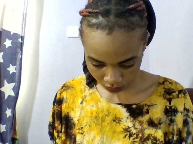 Prettie-brownskin live webcam show