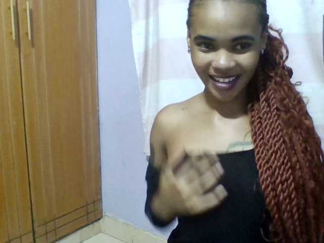 Prettie-brownskin live cam on BongaCams