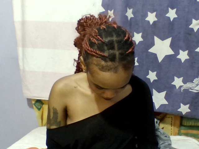 Prettie-brownskin live webcam show