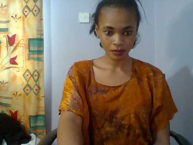 Prettie-brownskin live cam on BongaCams