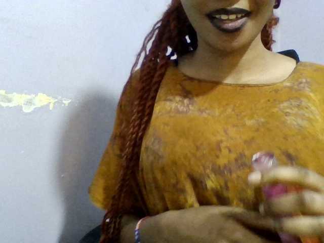 Prettie-brownskin live cam on BongaCams