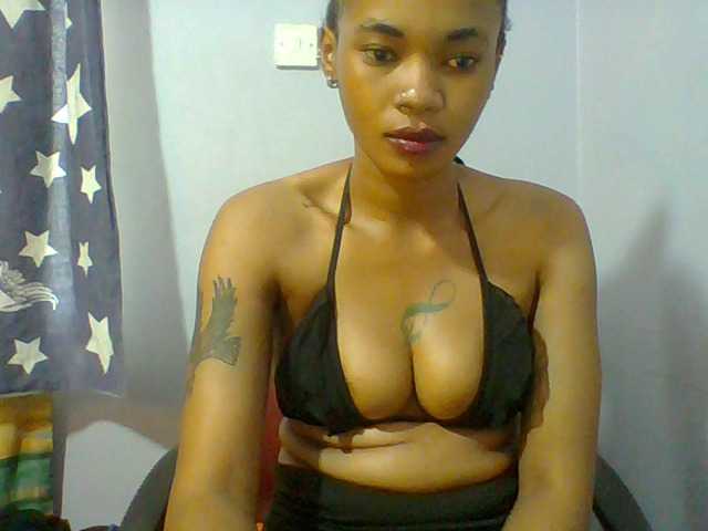 Prettie-brownskin live cam on BongaCams