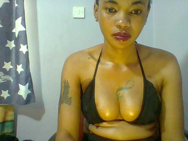 Prettie-brownskin live cam on BongaCams