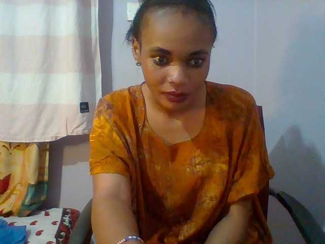 Prettie-brownskin live cam on BongaCams