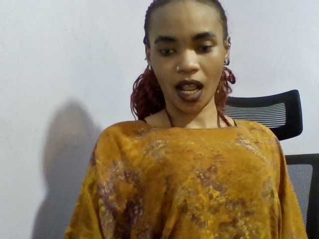 Prettie-brownskin live cam on BongaCams