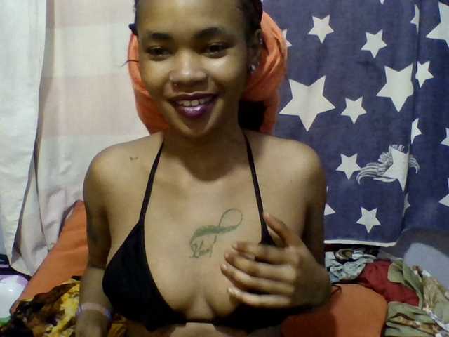 Prettie-brownskin live cam on BongaCams