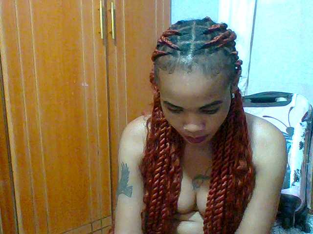 Prettie-brownskin live cam on BongaCams