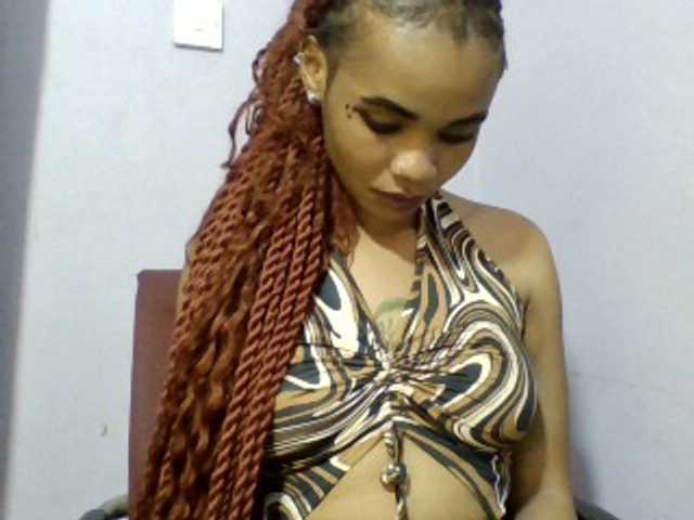 Prettie-brownskin live cam on BongaCams