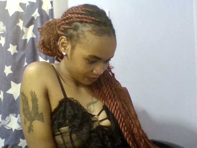 Prettie-brownskin live cam on BongaCams