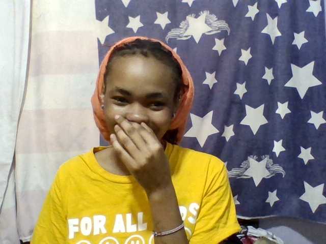 Prettie-brownskin live cam on BongaCams