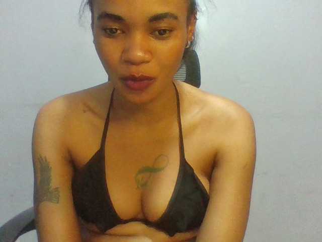 Prettie-brownskin live cam on BongaCams