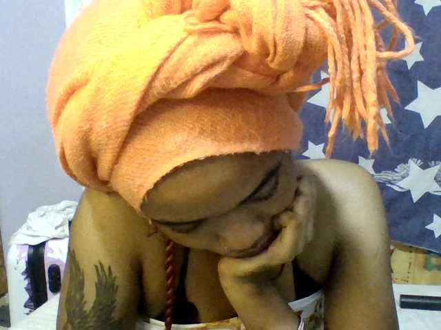 Prettie-brownskin live cam on BongaCams