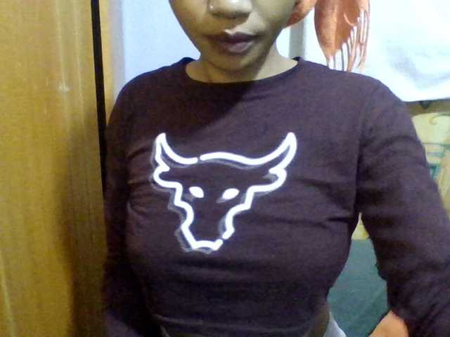 Prettie-brownskin live cam on BongaCams