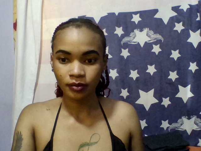 Prettie-brownskin live cam on BongaCams