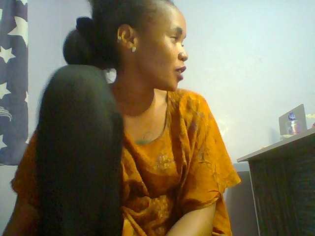 Prettie-brownskin live cam on BongaCams