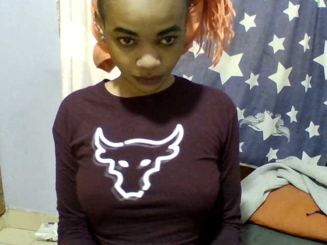 Prettie-brownskin live cam on BongaCams