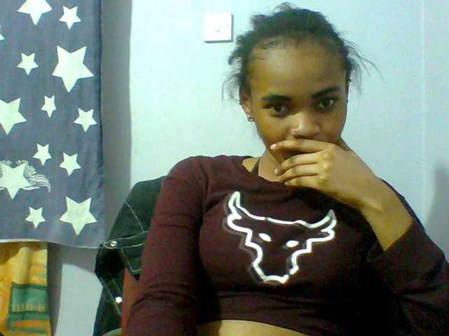 Prettie-brownskin live cam on BongaCams