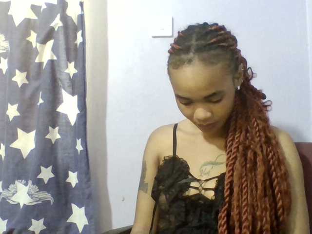 Prettie-brownskin live cam on BongaCams