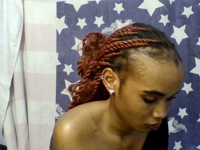 Prettie-brownskin live cam on BongaCams