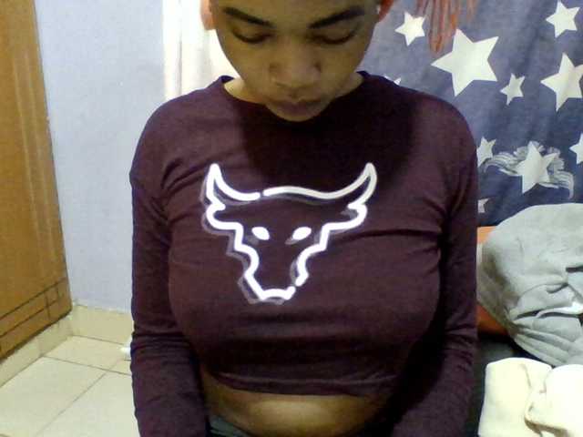 Prettie-brownskin live cam on BongaCams