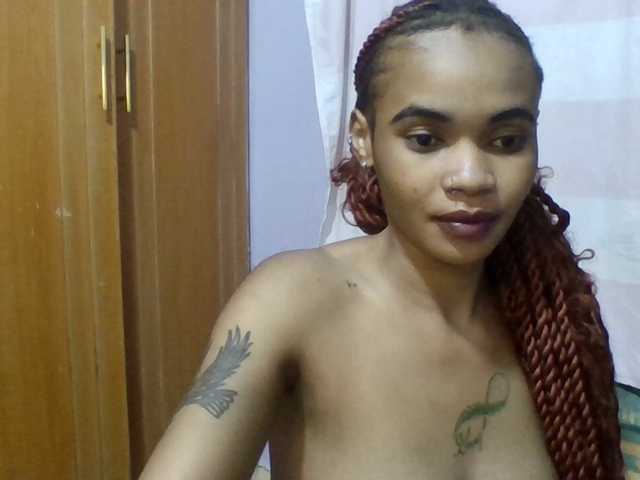 Prettie-brownskin live webcam show