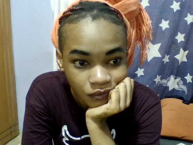 Prettie-brownskin live cam on BongaCams