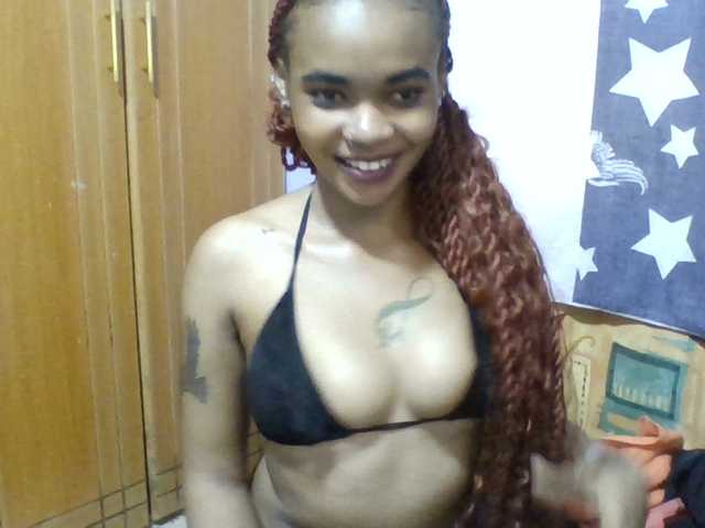 Prettie-brownskin live cam on BongaCams