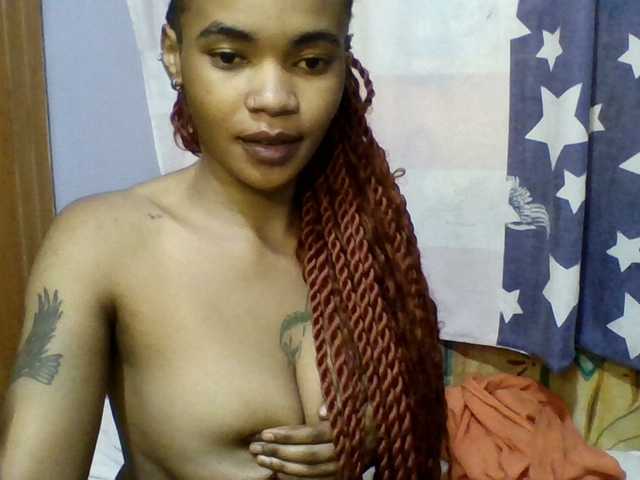 Prettie-brownskin live cam on BongaCams