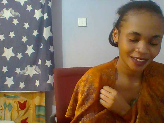 Prettie-brownskin live cam on BongaCams