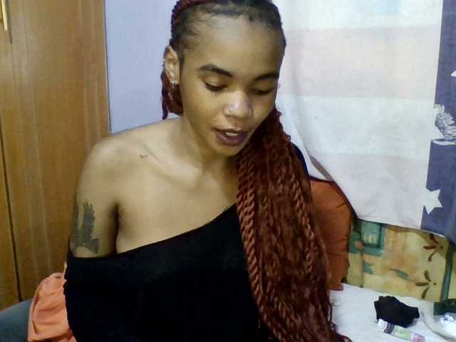 Prettie-brownskin live cam on BongaCams