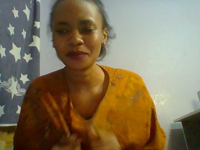 Prettie-brownskin live cam on BongaCams