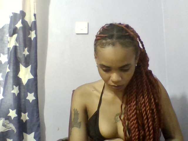 Prettie-brownskin live webcam show