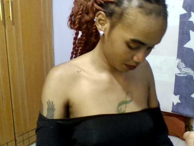 Prettie-brownskin live webcam show
