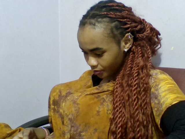 Prettie-brownskin live cam on BongaCams